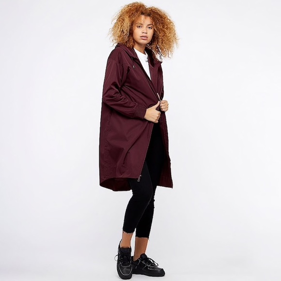 nike shield windrunner